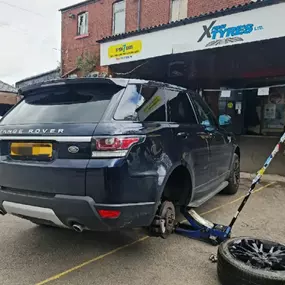 Bild von Xpress Tyres Ltd And 24/7 Mobile Tyre Fitting Manchester