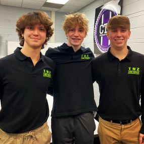 It’s been awesome serving as a mentor to these guys so far this school year in the entrepreneurship class at @hononegahindians and seeing how they are growing their brand and biz plan for @tnzlawnservices 
Keep crushing it!