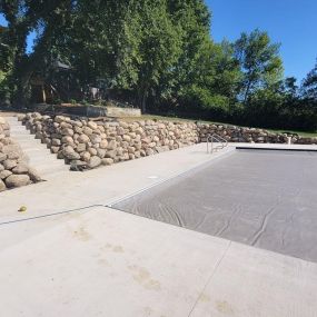 Boulder and retaining wall installation company in Harrisburg, South Dakota