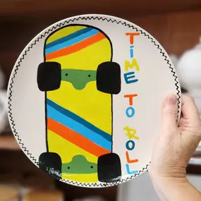 Time to roll out the creativity with our skateboard platter! ????????

Whether you're a street skater or just love the look, this platter is perfect for capturing that cool, edgy vibe.