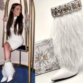 The Foxy! White leather boot, crystals and feathers