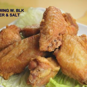 Fried Chicken Wing with dry Black Papper Salt