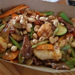 Chicken, Beef, shrimp, with peanut and vegetable.