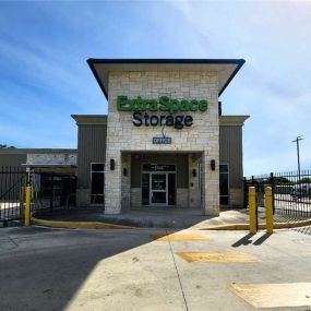 Beauty Image - Extra Space Storage at 3536 Hunt Ln, San Antonio, TX 78227