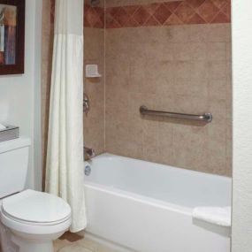 Guest room bath