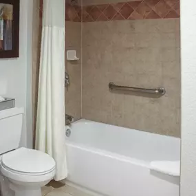 Guest room bath