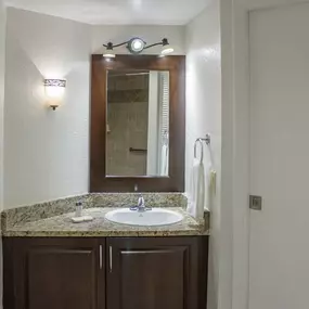 Guest room bath