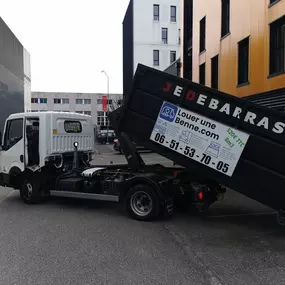 Bild von Je Débarras Lyon entreprise pour débarrasser vide Maison Appartement Cave Encombrants