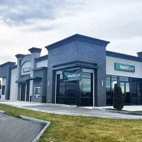 Photo of the WaFd Bank Branch location in Kennewick, Washington. Located at 5331 W Canal Dr, Kennewick, WA  99336