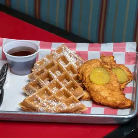 Hot chicken & waffles