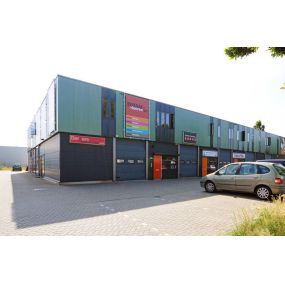 Laat u inspireren en ervaar de verschillende woonbeton, gietvloeren en betonlook vloeren in onze showroom op Ekkersrijt 4403  te Son (vlakbij Meubelcentrum Ekkersrijt – Eindhoven).