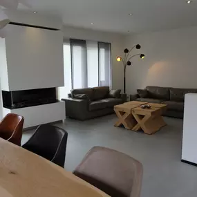 Laat u inspireren en ervaar de verschillende woonbeton, gietvloeren en betonlook vloeren in onze showroom op Ekkersrijt 4403  te Son (vlakbij Meubelcentrum Ekkersrijt – Eindhoven).