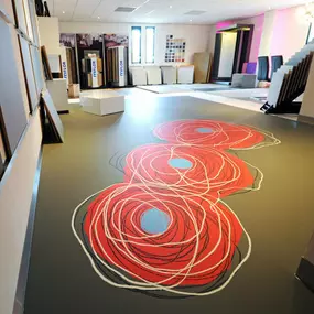 Laat u inspireren en ervaar de verschillende woonbeton, gietvloeren en betonlook vloeren in onze showroom op Ekkersrijt 4403  te Son (vlakbij Meubelcentrum Ekkersrijt – Eindhoven).