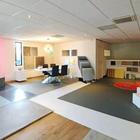 Bezoek onze showroom op Ekkersrijt 4403 te Son (gevestigd op Meubelcentrum Ekkersrijt Eindhoven). Laat u verrassen door de geweldige mogelijkheden van de woonbeton en gietvloeren.