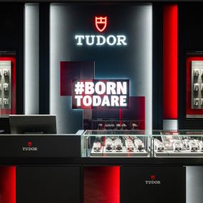 Bild von Tudor Boutique Gatwick