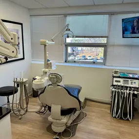 At Modern Micro Endodontics, we combine exceptional patient care with compassionate treatment. We receive many referrals from local dentists who want the best care for their patients. We are honored that they trust us to improve and protect their patients' oral health. We take a team approach with our network of local practices to help patients feel better.

Dr. Vivian Graham and her talented team work together to provide top-notch patient care at five locations in Northern New Jersey. Whether y