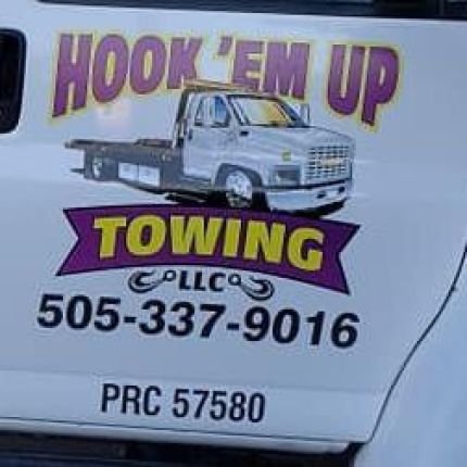 Logo van HOOK' EM UP TOWING