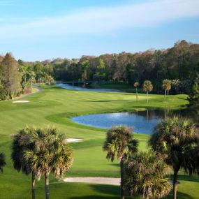 Award-winning golf and country clubs nearby