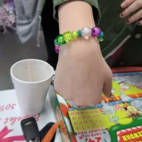 So many bracelets going out of here today!!
And they're all so DIFFERENT!!
And we love them all.  They're all our favorites!!
#braceletmaking #events #jackandjosies #stevensfloral #pinkfriday #ziggis #neighborhoodtoystoremonth #ntsm #astratoy #shoplocalmarionil