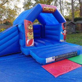 Bild von Top Banana Bouncy Castles