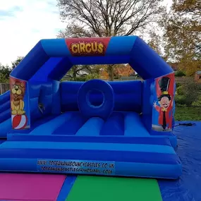 Bild von Top Banana Bouncy Castles