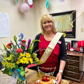 HAPPIEST BIRTHDAY to our favorite lady!! ❤️???? The BEST boss with the biggest heart who truly LOVES what she does! Her passion for protecting families is truly inspiring, and we are so blessed to be a part of her team!
We hope you felt so loved today, and we had a blast celebrating you this week!
-Your State Farm Family ❤️