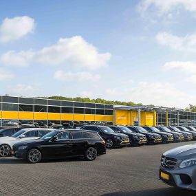 Gebrauchtwagen-Megastore Senden Aussenansicht Parkplatz Ausstellung