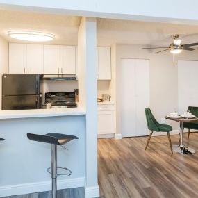 Fully Equipped Kitchen w/ Dining Room