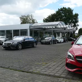 Mercedes-Benz Beresa Gütersloh Außenansicht Parkplatz