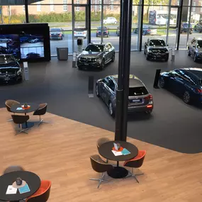 Mercedes-Benz Beresa Bielefeld Showroom