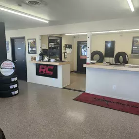 Bild von American Point S Tire & Auto Service