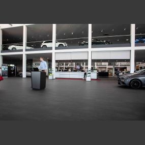 Mercedes-Benz Beresa Münster  Ausstellung Showroom Empfang