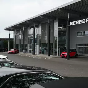 Mercedes-Benz Beresa Ahaus Ausstellung Aussenansicht