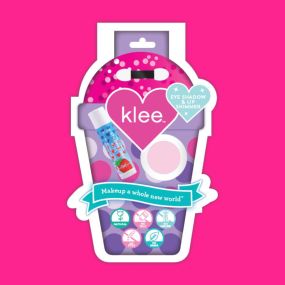 This kit is perfect for little ones wanting to feel like big kids! It includes an eyeshadow and applicator along with a lip shimmer.