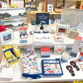 A gorgeous Maine weekend lies ahead! If you love this state as much as we do, gift yourself or a friend something that reminds you of our rocky, puffiny coast! We have a great selection of Maine-themed gifts in our Bath and Yarmouth gift shops, including Maine-made candles with scents like Popham Beach and Casco Bay Sunrise, lobster ornaments, and trays designed by Maine artists! ????????