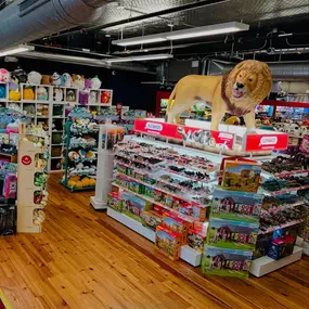 Doc Taylor’s Toy Emporium is Maryland’s largest Toy Store with over 6,000 square feet of toys, games, puzzles, stuffed animals, and all things FUN! ???? Visit us in Old Ellicott City for a shopping experience you won’t forget! ⏰ Open everyday between now and Christmas. #doctaylorstoyemporium #toystore #maryland #visitoec #howihoco