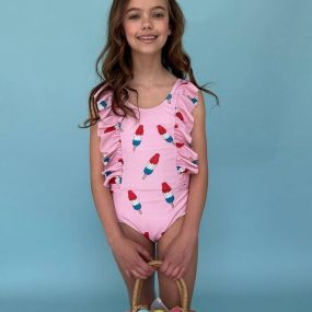 Bomb Pop Swimsuit is a must for Memorial Day & July 4th!!❤️????????

Sizes: 12/18m - 8Y

????????In Store & Online:
https://cutiepatootie.online/products/pinkie-bomb-pop-swim