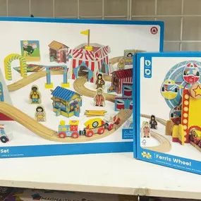 UGH! How precious is this fair train set from Bigjigs Toys?!?????????️????