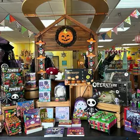 Host a summer-ween party this weekend!

????Yes, it’s still technically summer for another month(ish)!
???? And yes, we are excited for all things Fall!

Here are some trick-or-treats we’ve curated to satisfy any spooky mood!