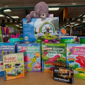 Summer is here, and we have activities for everyone! Get your science kits today and keep the excitement going all weekend! ????????????