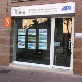 ruesinmobiliaria-fachadaexterior.JPG