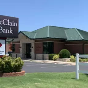 Bild von McClain Bank - Noble Branch