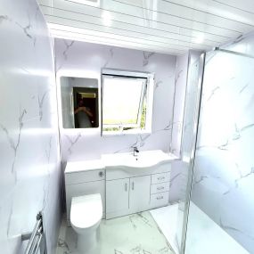 Bild von Coral Bathrooms EK Ltd