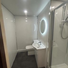 Bild von Coral Bathrooms EK Ltd