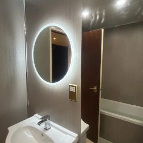 Bild von Coral Bathrooms EK Ltd