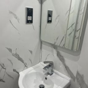 Bild von Coral Bathrooms EK Ltd