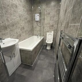 Bild von Coral Bathrooms EK Ltd