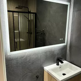 Bild von Coral Bathrooms EK Ltd