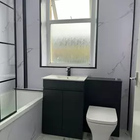 Bild von Coral Bathrooms EK Ltd