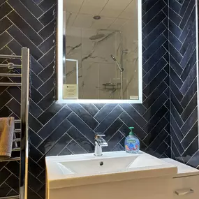 Bild von Coral Bathrooms EK Ltd